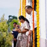 सीएम रेखा गु्प्ता ने नए ऑफिस का किया उद्घाटन पति के साथ किया हवन कहा- ये जनता के लिए